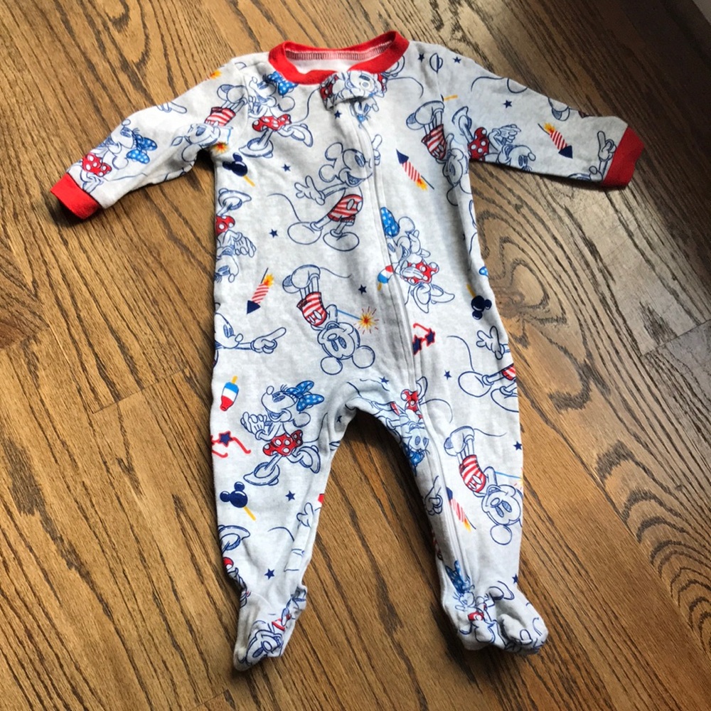 DISNEY OUTFIT! Mickey, Minnie, and fireworks! Super cute, size 3-6 months
